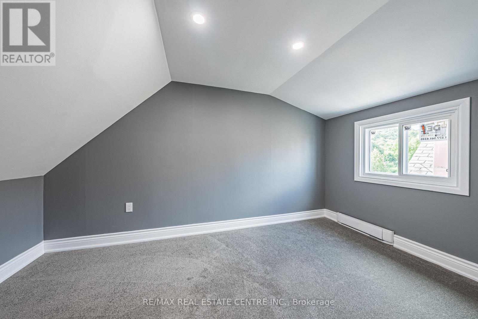 354 Cumberland Avenue, Hamilton (Blakeley), Ontario  L8M 2A2 - Photo 30 - X12409791