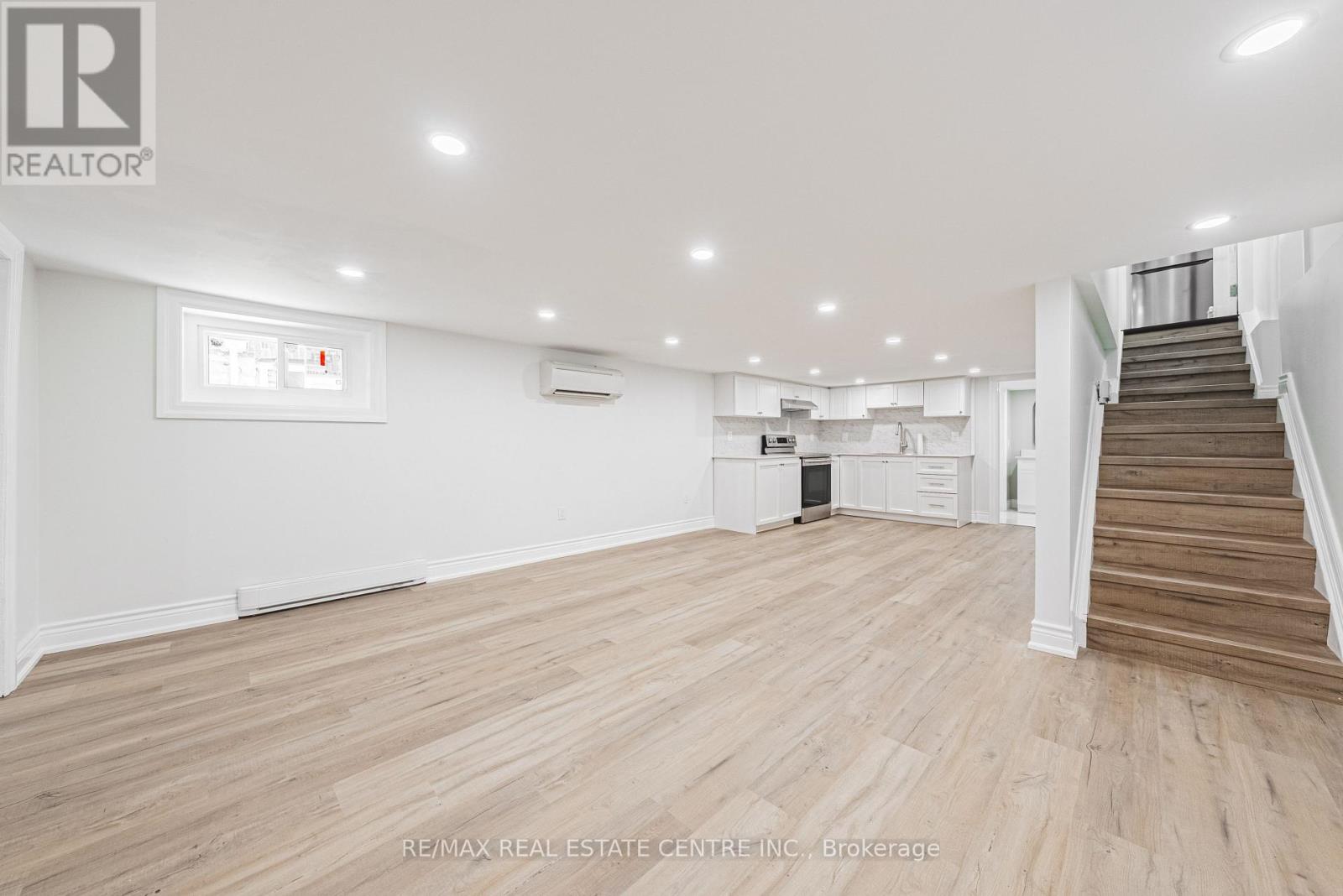354 Cumberland Avenue, Hamilton (Blakeley), Ontario  L8M 2A2 - Photo 32 - X12409791