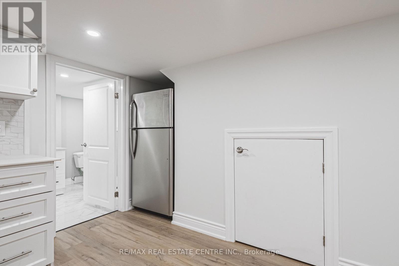354 Cumberland Avenue, Hamilton (Blakeley), Ontario  L8M 2A2 - Photo 34 - X12409791
