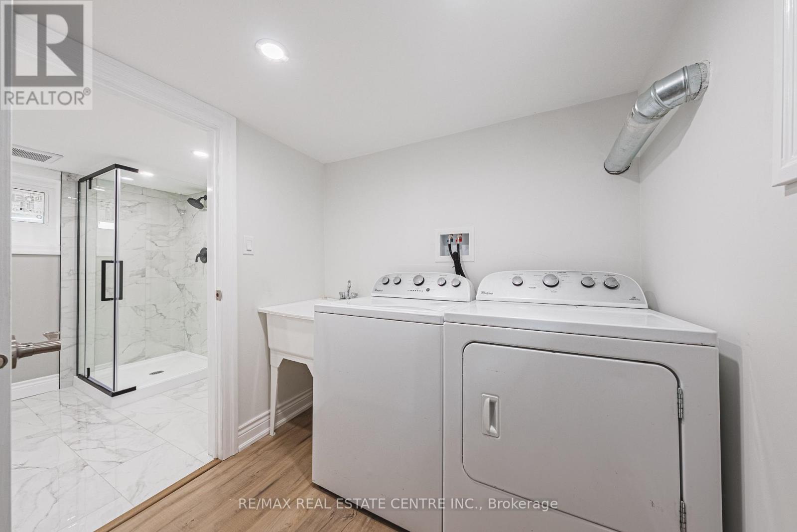 354 Cumberland Avenue, Hamilton (Blakeley), Ontario  L8M 2A2 - Photo 36 - X12409791