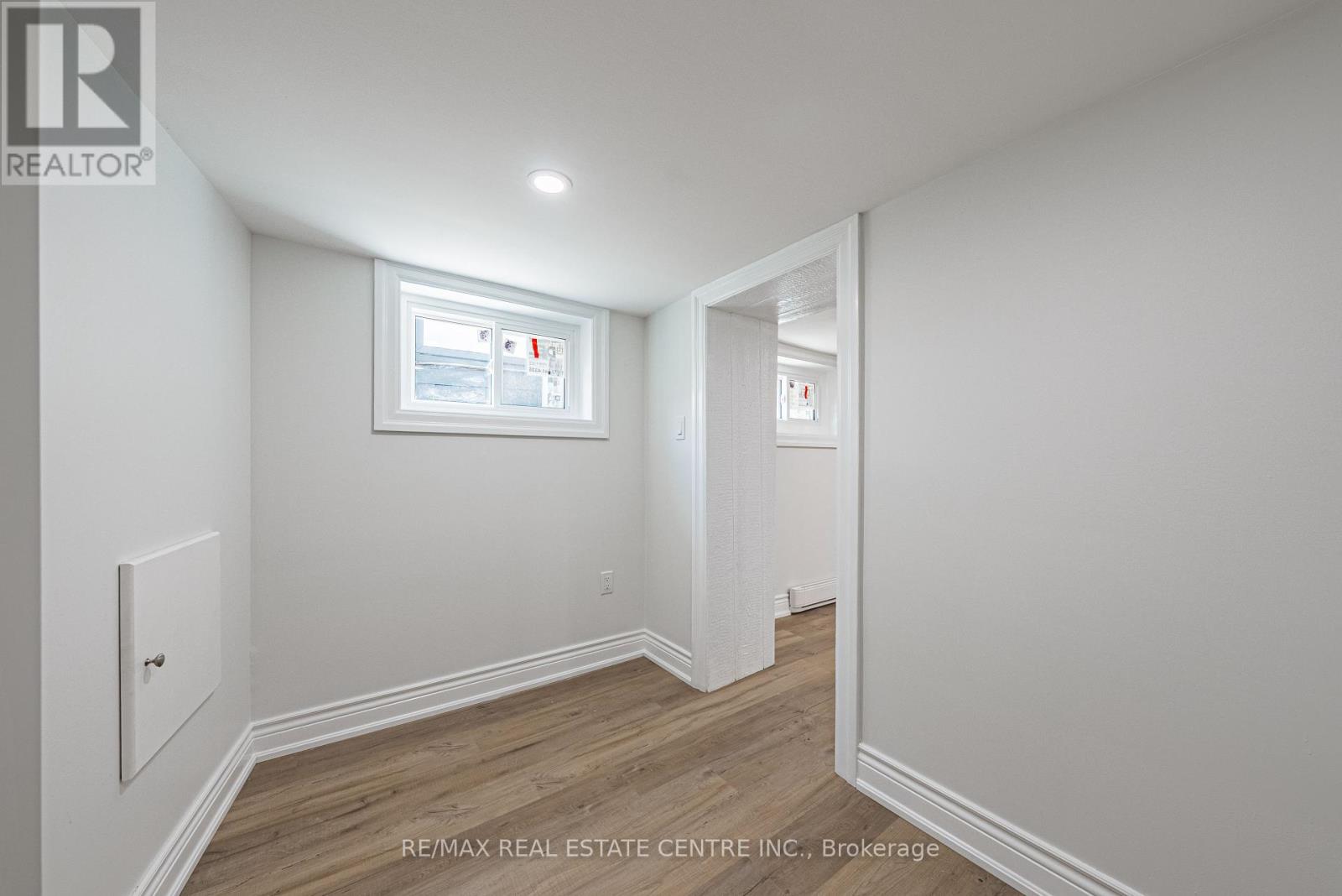 354 Cumberland Avenue, Hamilton (Blakeley), Ontario  L8M 2A2 - Photo 37 - X12409791