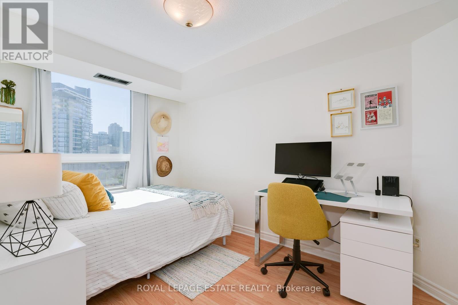 1526 - 77 Maitland Place, Toronto (Cabbagetown-South St. James Town), Ontario  M4Y 2V6 - Photo 16 - C12409959