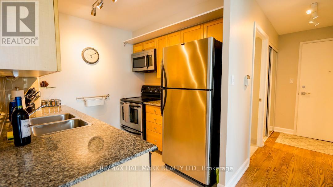 2525 - 230 Queens Quay W, Toronto (Waterfront Communities), Ontario  M5J 2Y7 - Photo 13 - C12409979