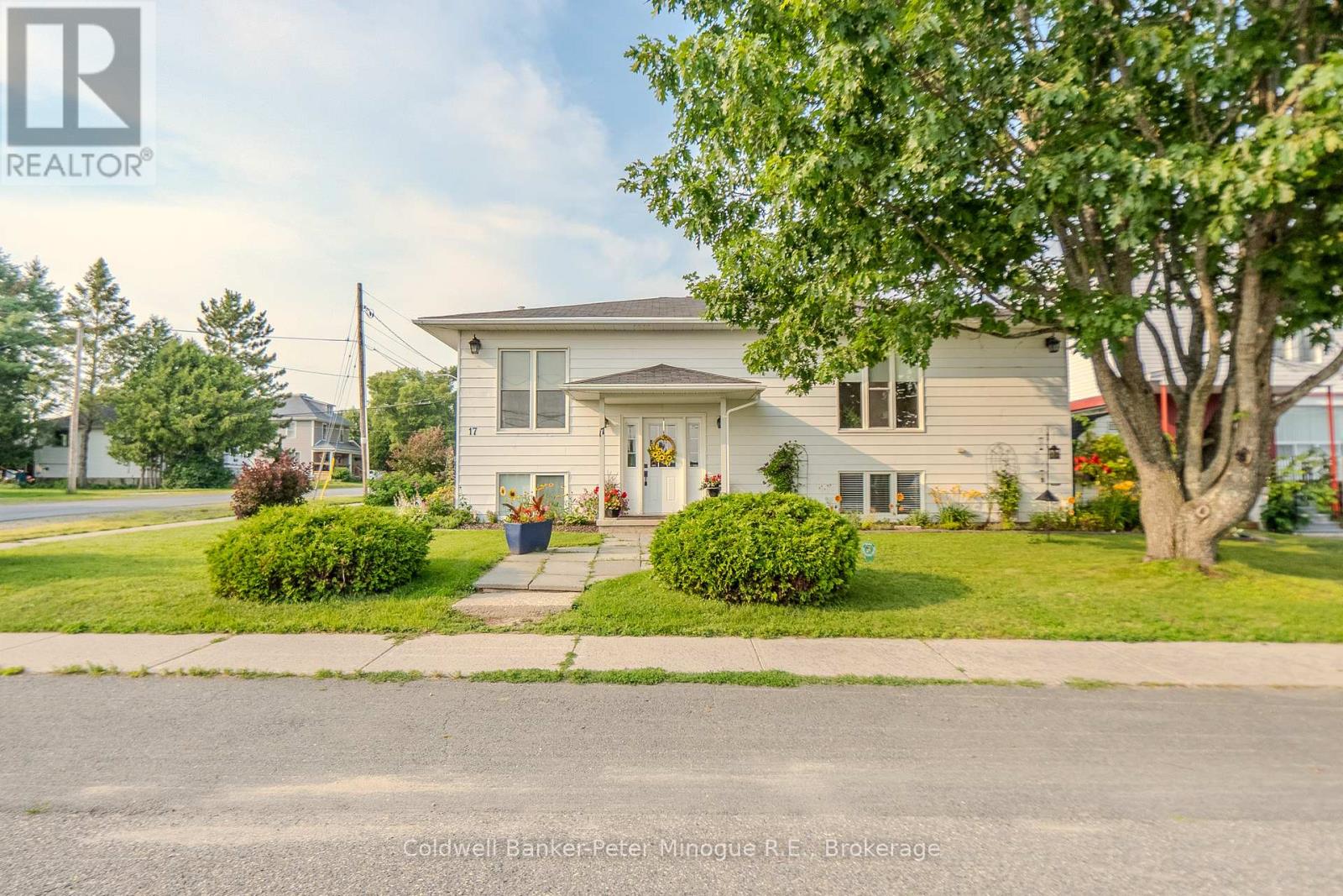 17 Principal Street W, West Nipissing, Ontario  P0H 2M0 - Photo 1 - X12409997