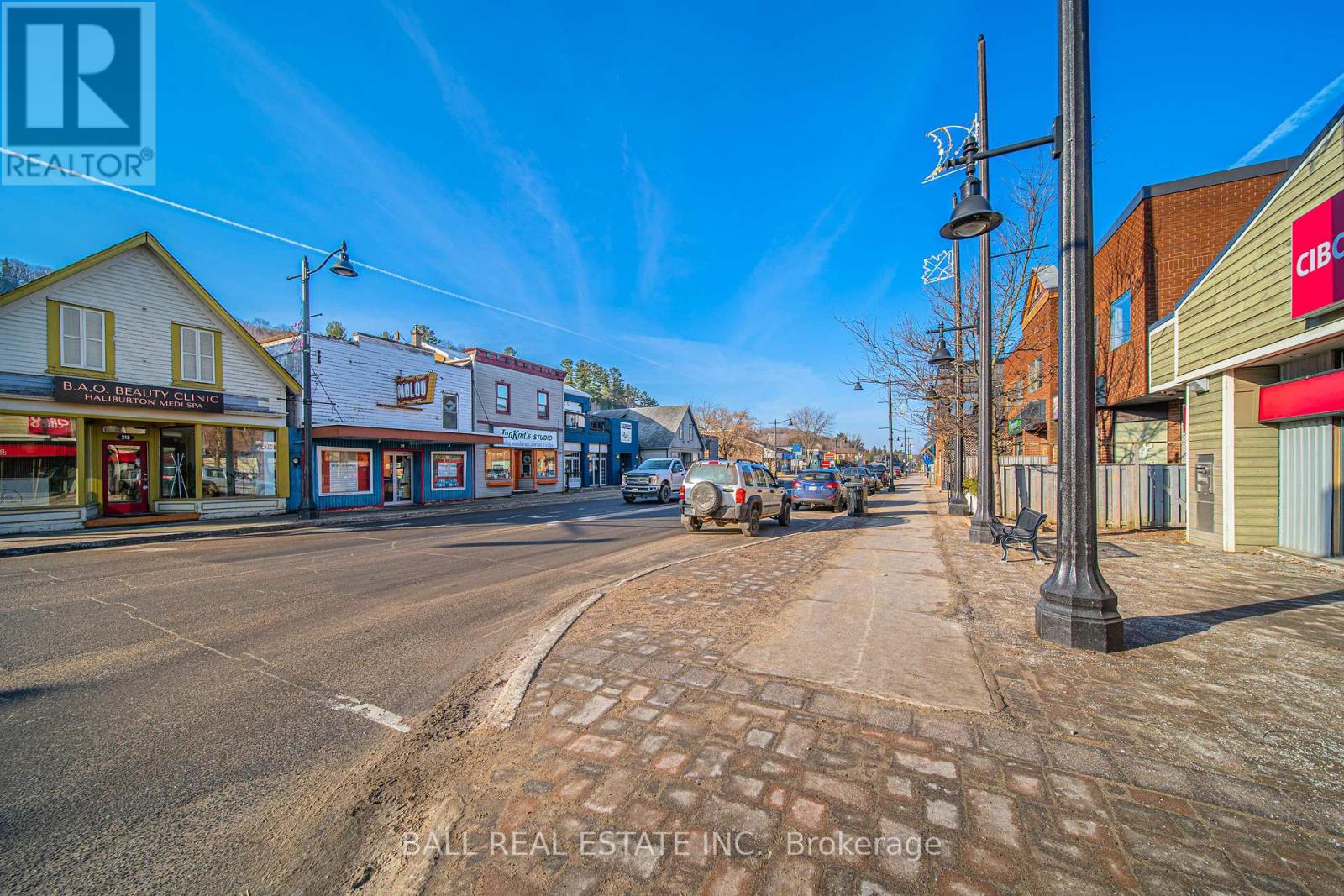 212 Highland Street, Dysart Et Al, Ontario  K0M 1S0 - Photo 4 - X12409755