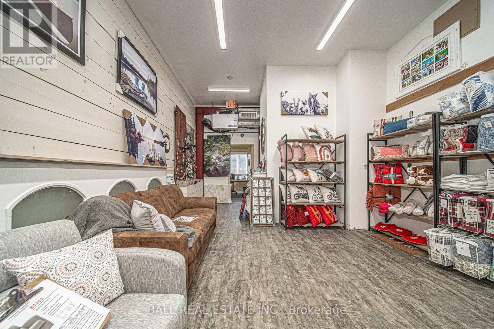 212 Highland Street, Dysart Et Al, Ontario  K0M 1S0 - Photo 15 - X12409755