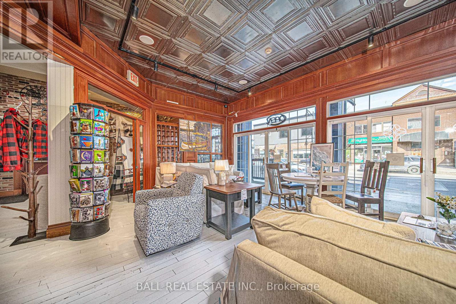 212 Highland Street, Dysart Et Al, Ontario  K0M 1S0 - Photo 9 - X12409755