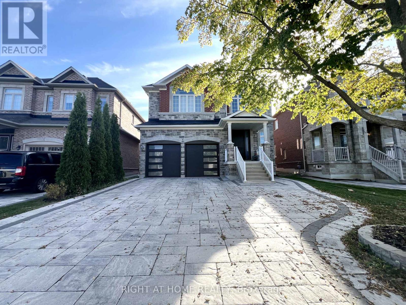1209 Mctavish Drive, Newmarket (Stonehaven-Wyndham), Ontario  L3X 0A9 - Photo 1 - N12409832
