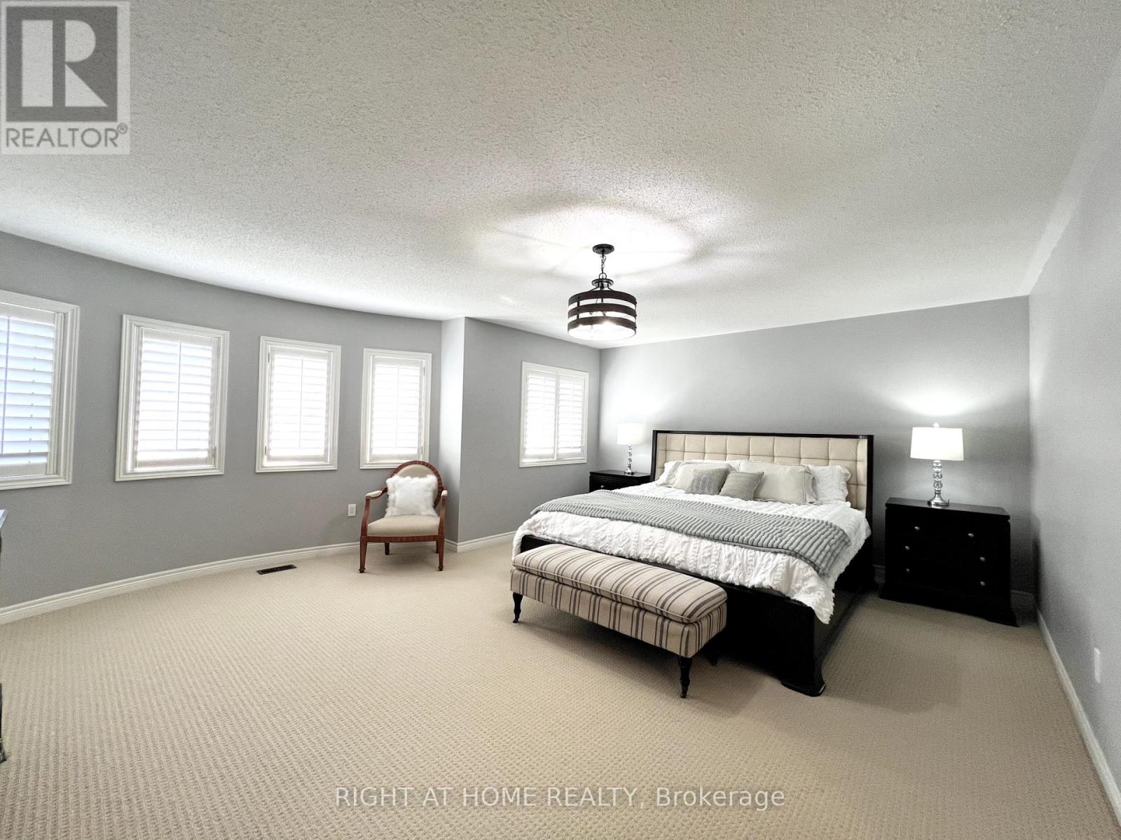 1209 Mctavish Drive, Newmarket (Stonehaven-Wyndham), Ontario  L3X 0A9 - Photo 14 - N12409832