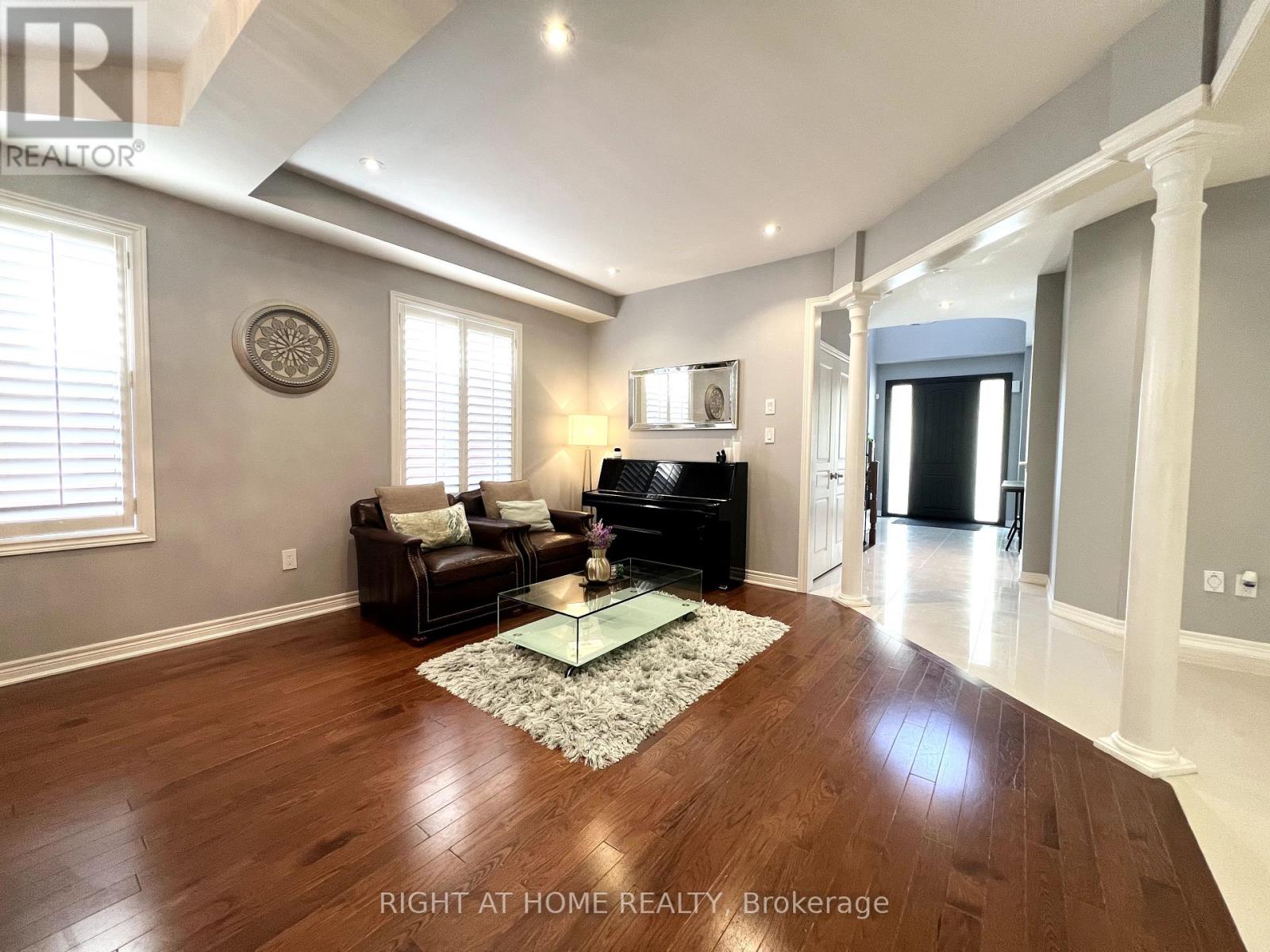 1209 Mctavish Drive, Newmarket (Stonehaven-Wyndham), Ontario  L3X 0A9 - Photo 21 - N12409832