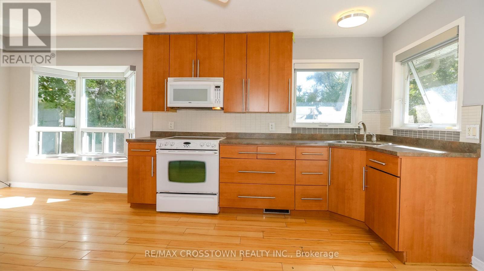 673 Roberts Road, Innisfil (Alcona), Ontario  L9S 2E3 - Photo 11 - N12409889