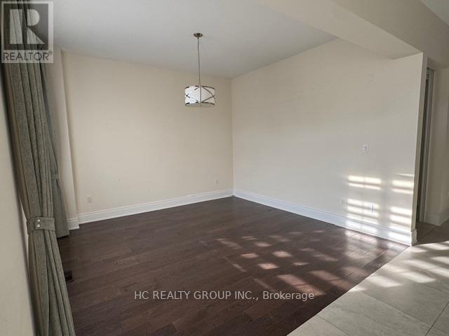 14 Tralee Court, Markham, Ontario  L6C 0V1 - Photo 2 - N12409905