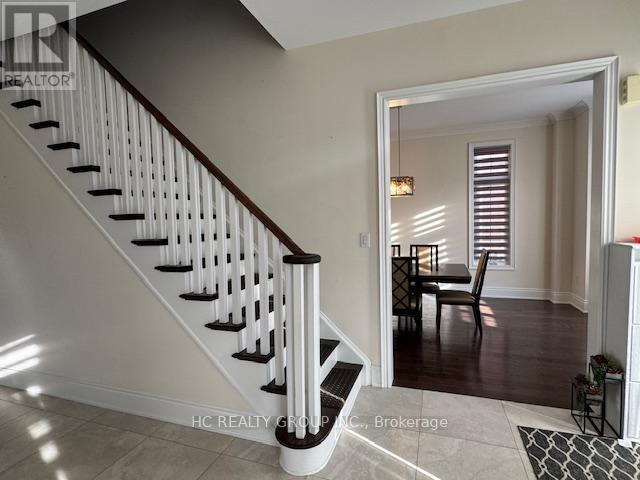 14 Tralee Court, Markham, Ontario  L6C 0V1 - Photo 3 - N12409905