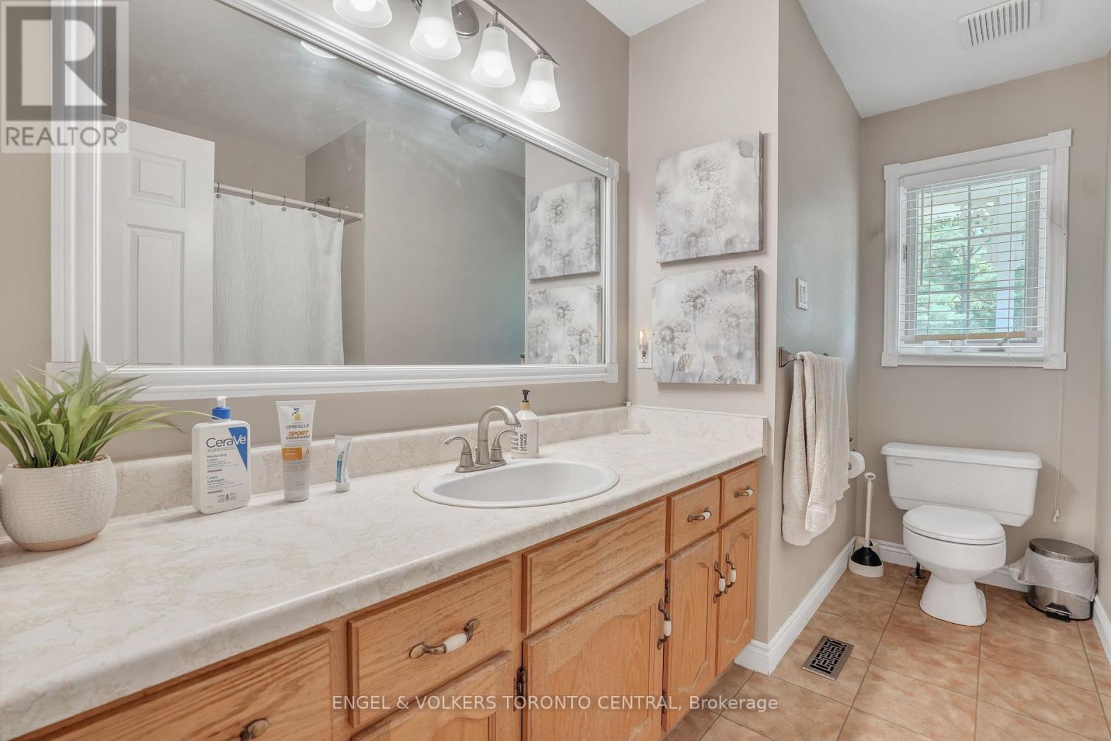 1946 Wilkinson Street, Innisfil, Ontario  L9S 1X3 - Photo 16 - N12409948