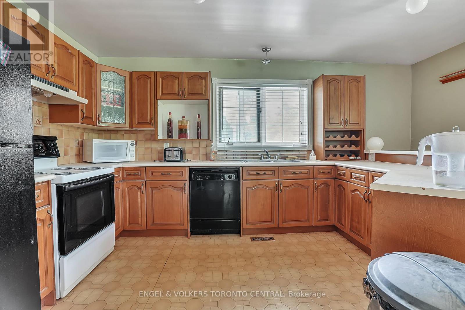 1946 Wilkinson Street, Innisfil, Ontario  L9S 1X3 - Photo 27 - N12409948
