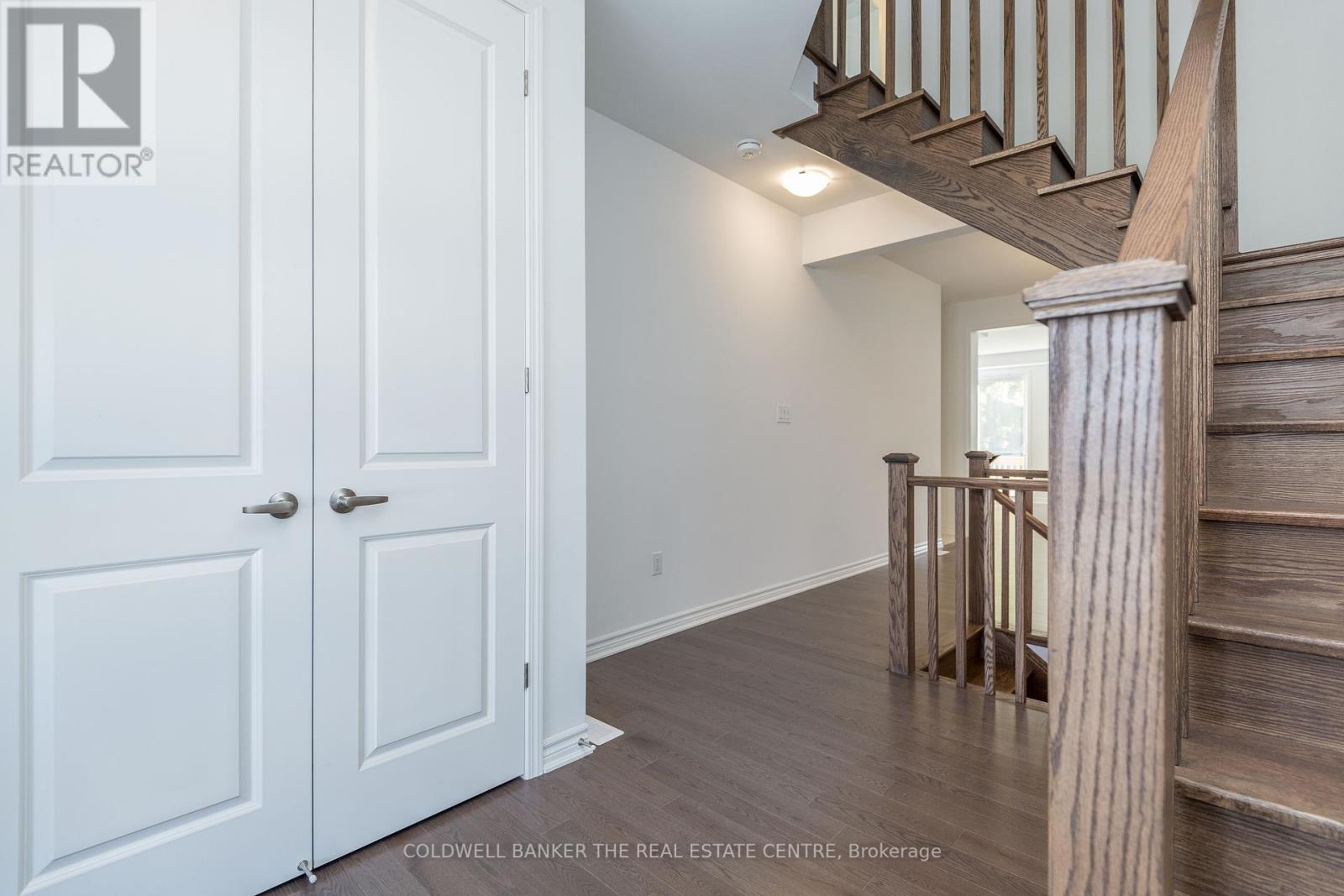 550 Mika Street, Innisfil, Ontario  L9S 0S3 - Photo 6 - N12409960