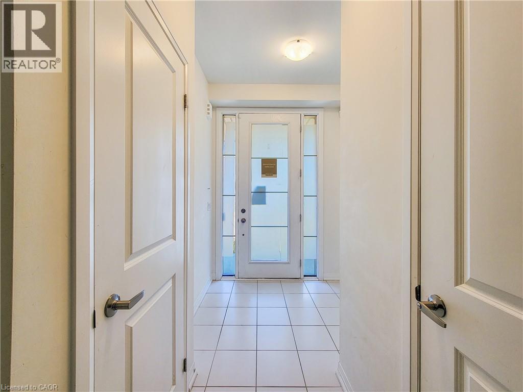 10 Freedom Crescent Unit# 4, Mount Hope, Ontario  L0R 1W0 - Photo 4 - 40770947