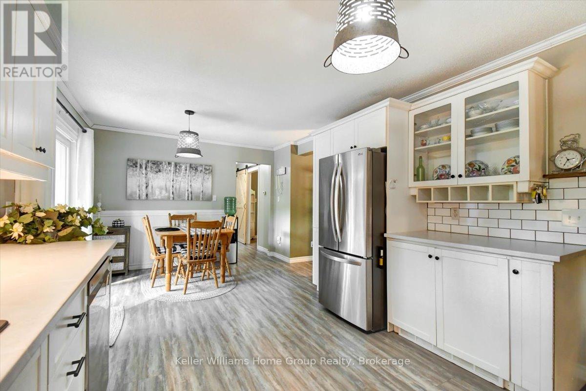 9 Pinegrove Street, Hastings Highlands, Ontario  K0L 1C0 - Photo 11 - X12410010