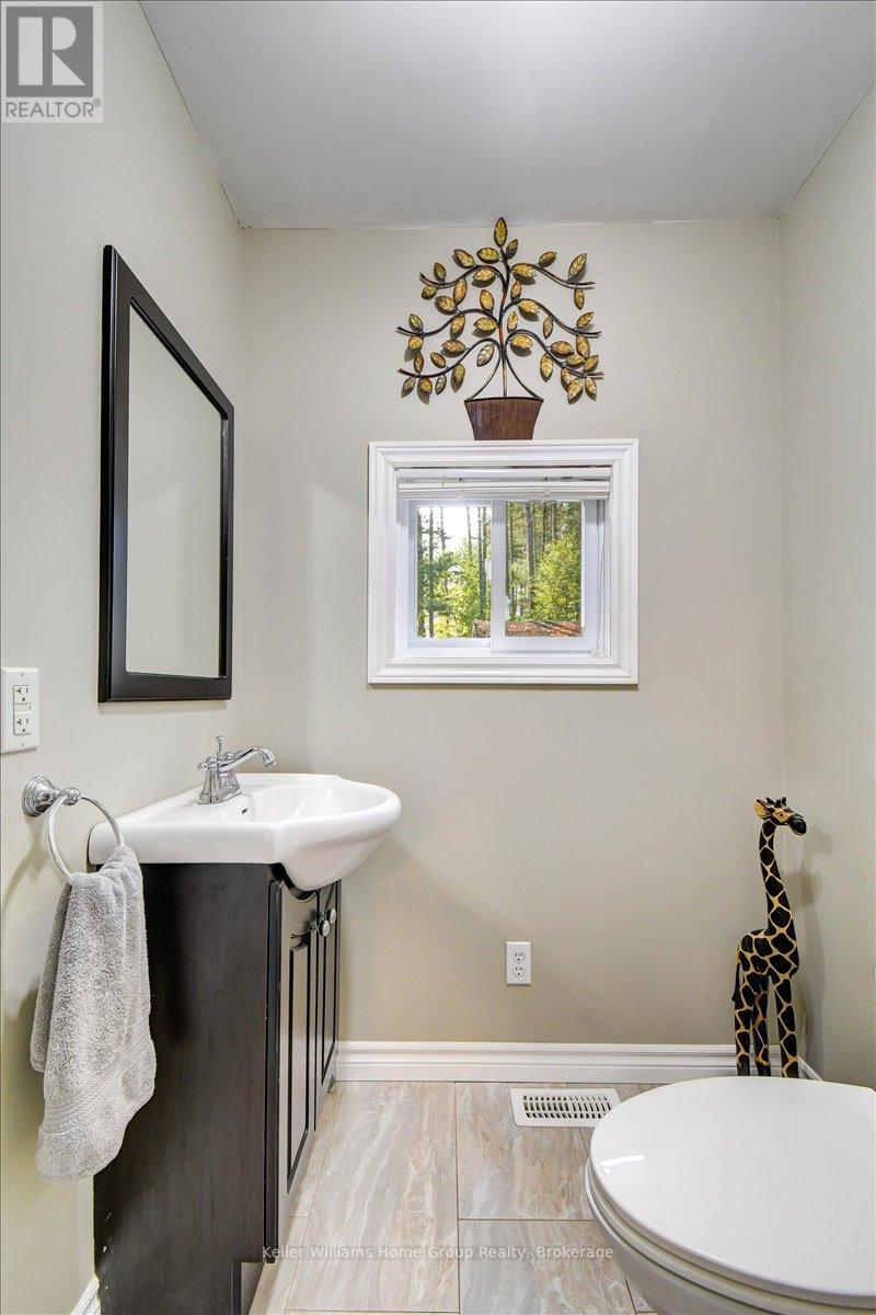 9 Pinegrove Street, Hastings Highlands, Ontario  K0L 1C0 - Photo 19 - X12410010