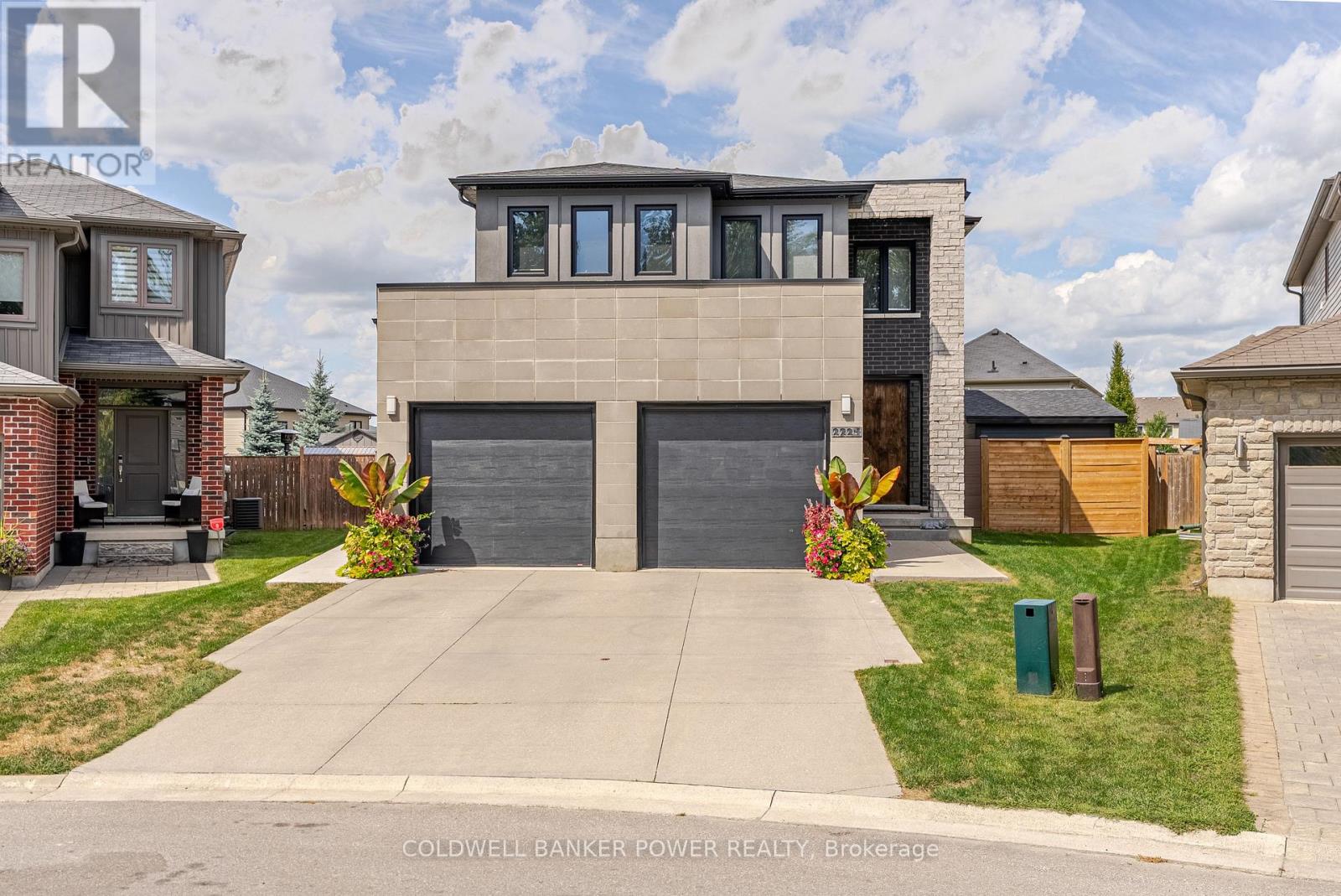 2224 Yellowbirch Place, London North, Ontario  N6G 0N3 - Photo 2 - X12410013