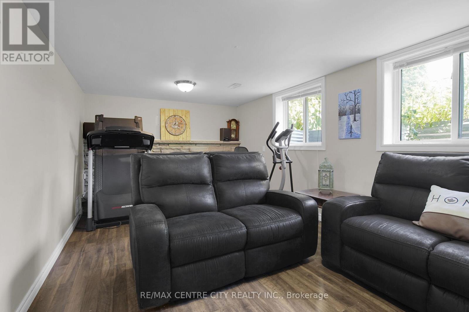 2103 Fanshawe Park Road W, Middlesex Centre, Ontario  N6H 0H6 - Photo 21 - X12410050