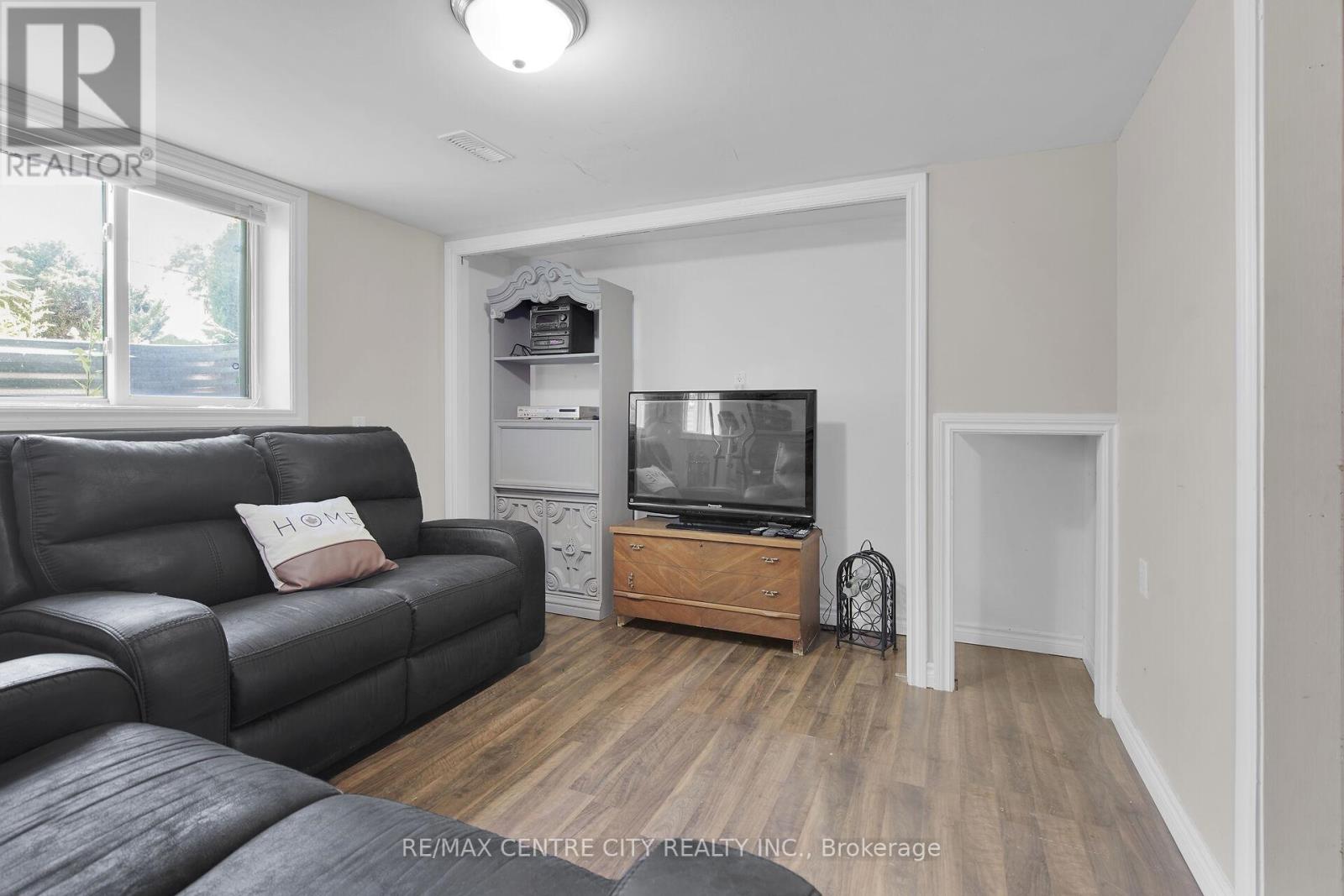 2103 Fanshawe Park Road W, Middlesex Centre, Ontario  N6H 0H6 - Photo 23 - X12410050