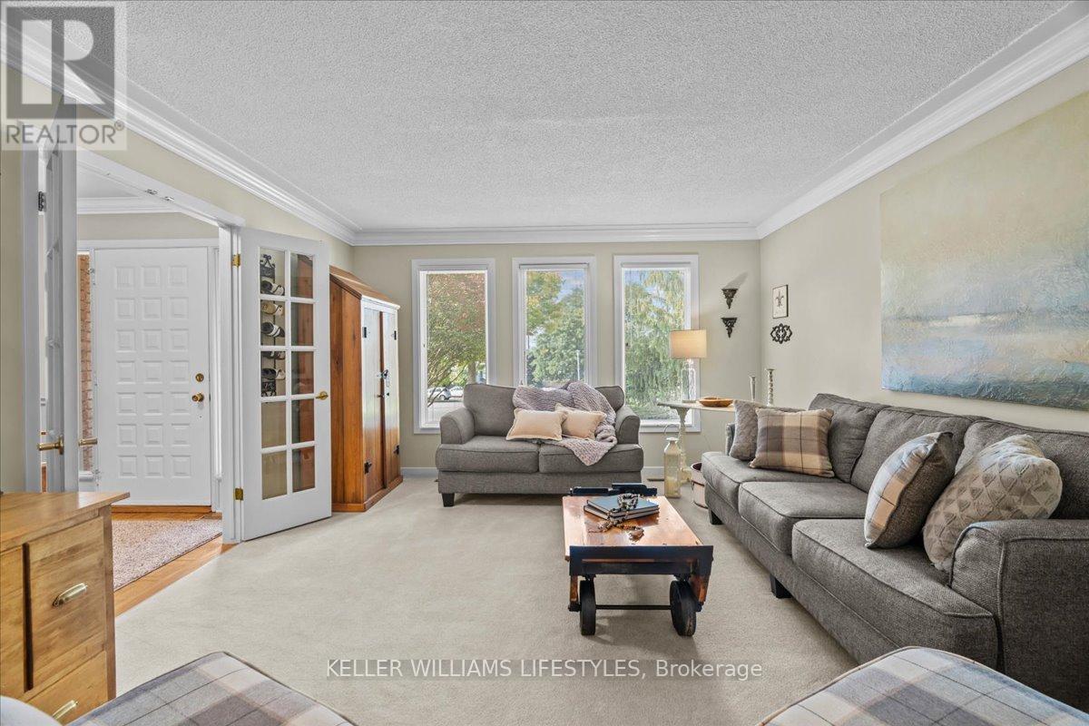 71 Westridge Place, London South, Ontario  N6K 3R3 - Photo 6 - X12410051