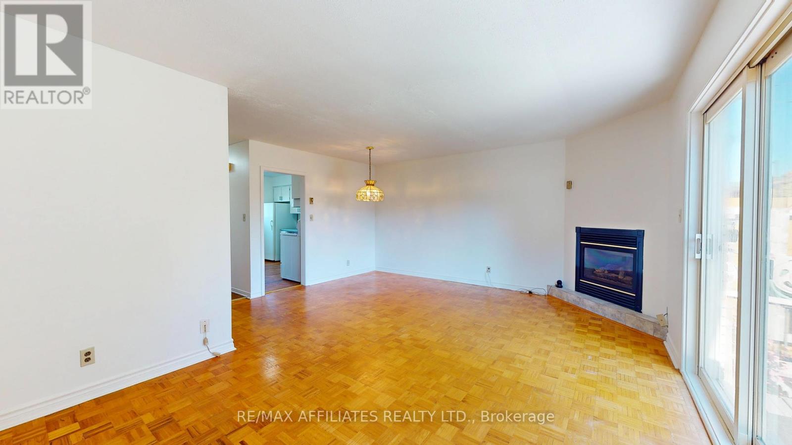 23 Maple Avenue, Brockville, Ontario  K6V 1Y3 - Photo 7 - X12410062