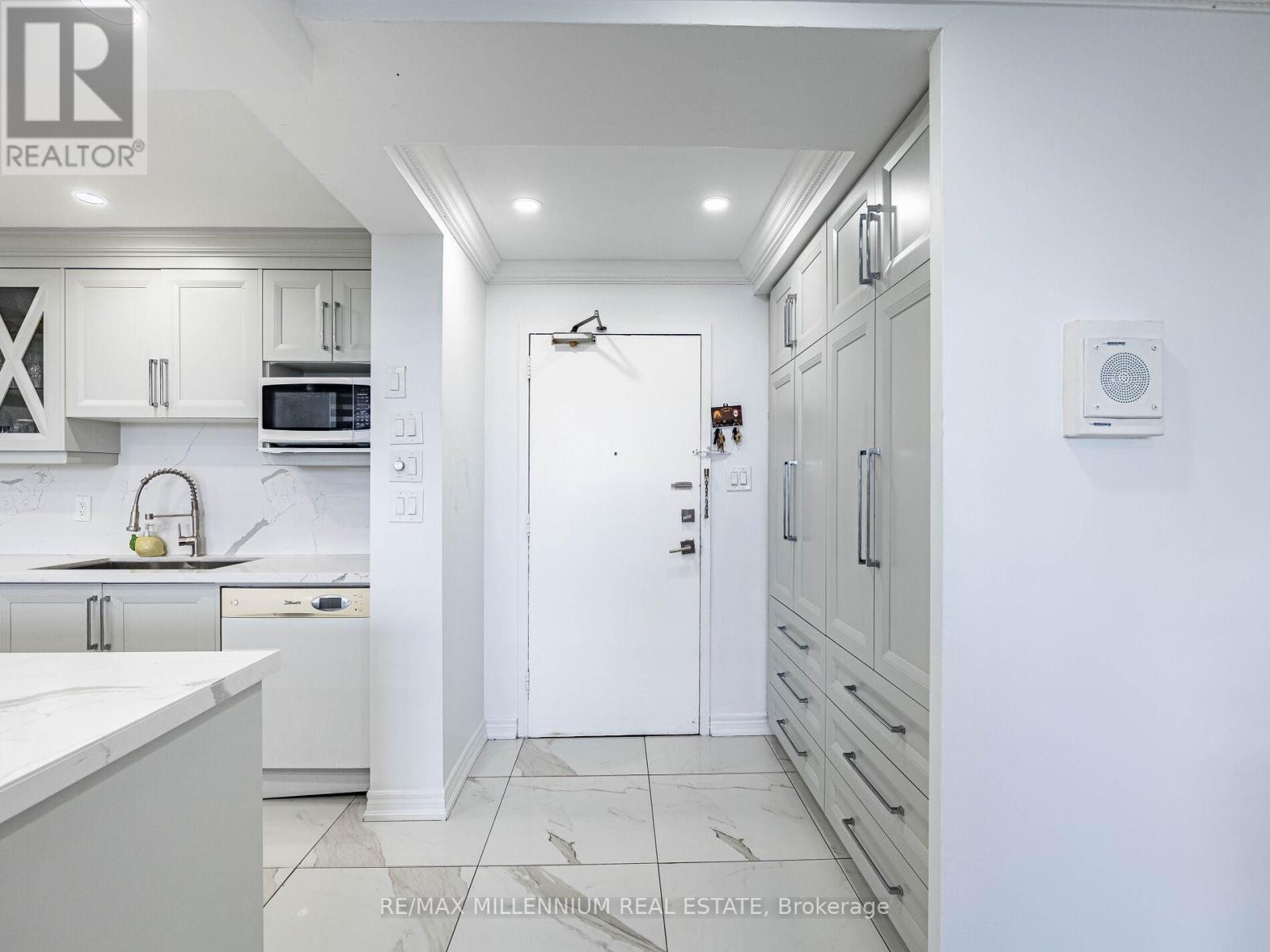 #603 - 2825 Islington Avenue, Toronto (Humber Summit), Ontario  M9L 2K1 - Photo 8 - W12409817
