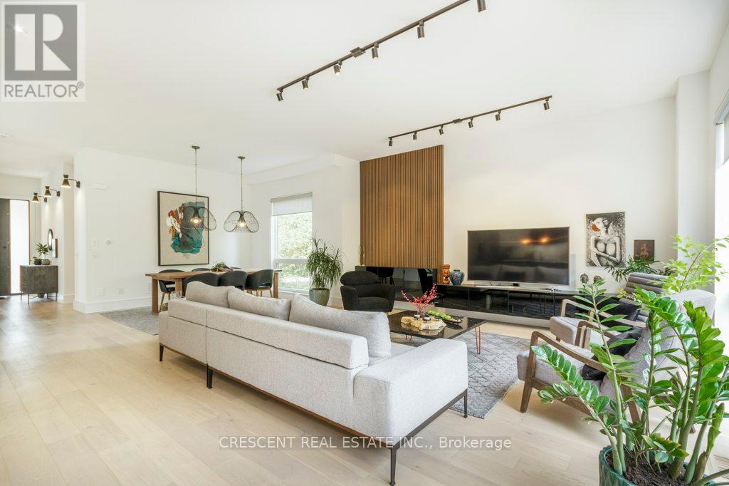 151 Shaver Avenue N, Toronto (Islington-City Centre West), Ontario  M9B 4N9 - Photo 12 - W12409848
