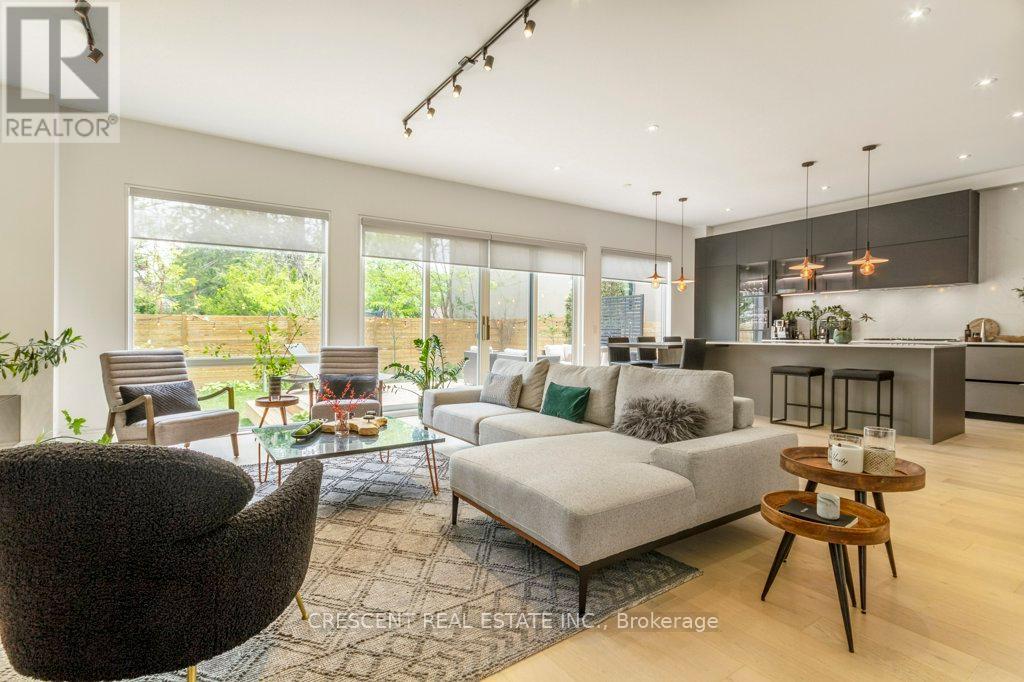 151 Shaver Avenue N, Toronto (Islington-City Centre West), Ontario  M9B 4N9 - Photo 14 - W12409848