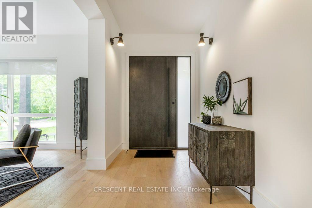151 Shaver Avenue N, Toronto (Islington-City Centre West), Ontario  M9B 4N9 - Photo 6 - W12409848