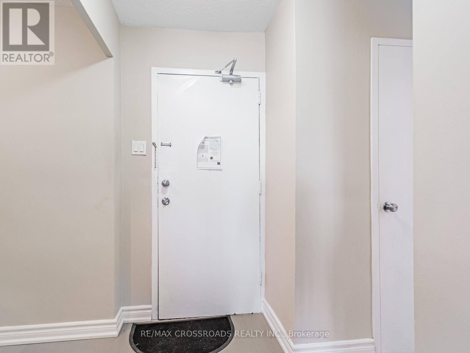 206 - 60 Stevenson Road, Toronto, Ontario  M9V 2B4 - Photo 4 - W12409882
