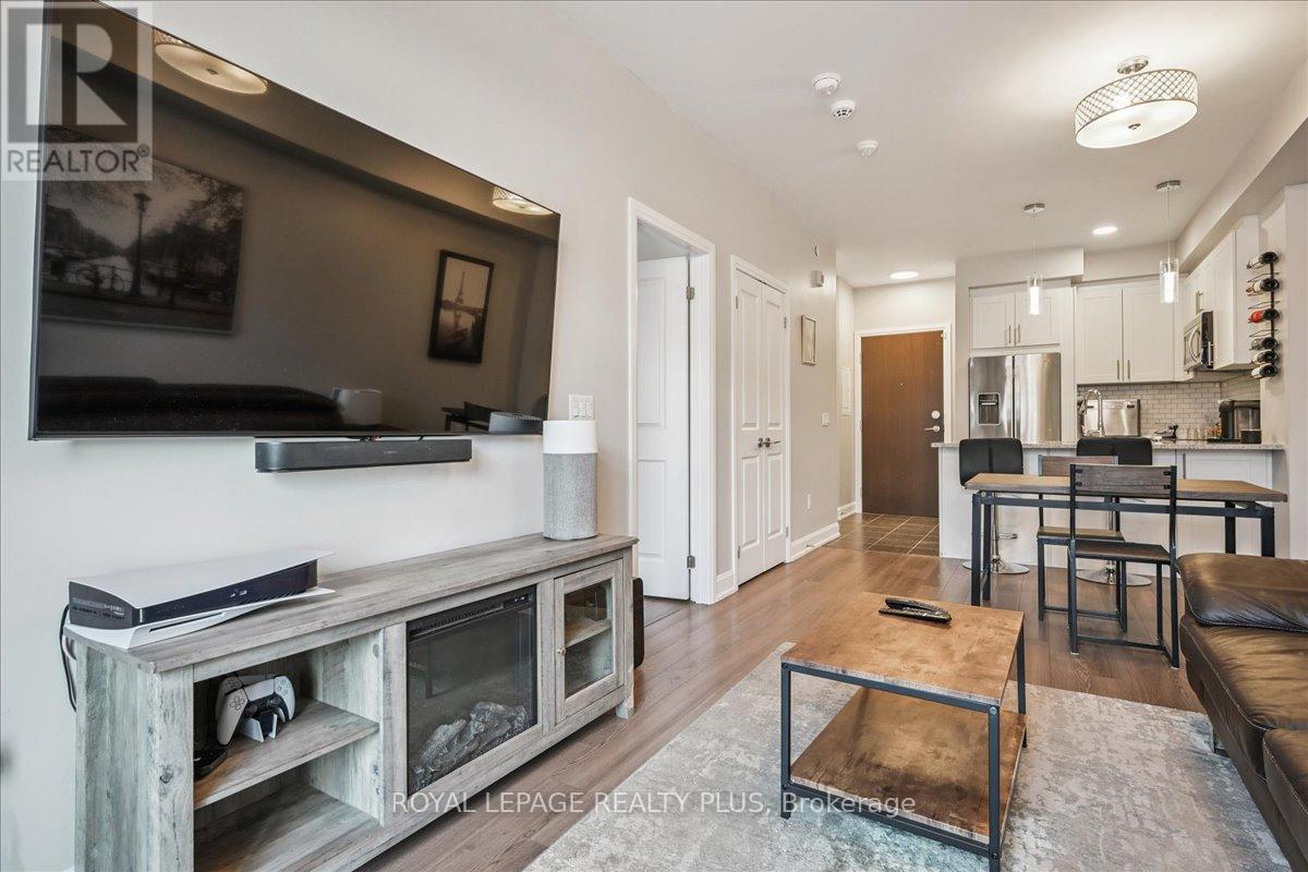414 - 216 Oak Park Boulevard, Oakville (Ro River Oaks), Ontario  L6H 7S8 - Photo 26 - W12409893