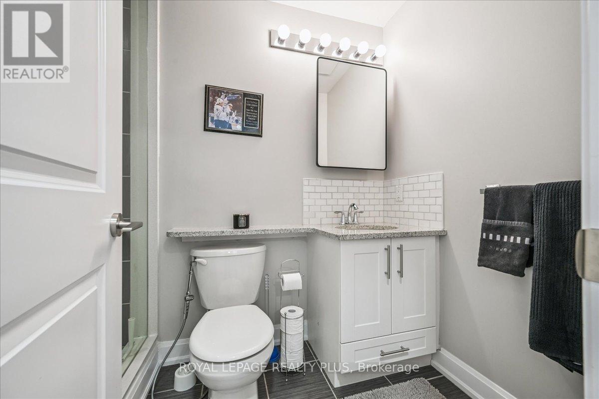 414 - 216 Oak Park Boulevard, Oakville (Ro River Oaks), Ontario  L6H 7S8 - Photo 13 - W12409911