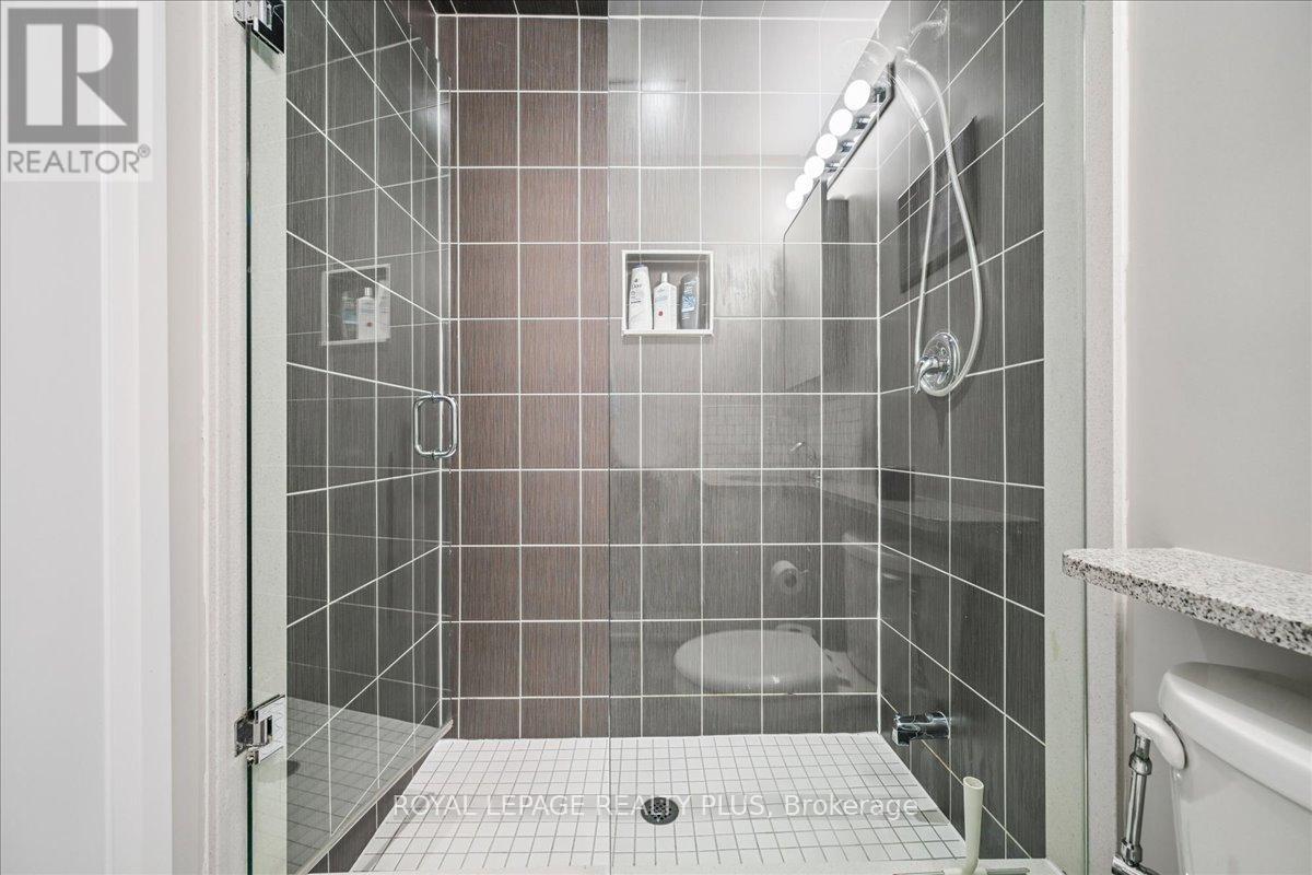 414 - 216 Oak Park Boulevard, Oakville (Ro River Oaks), Ontario  L6H 7S8 - Photo 14 - W12409911