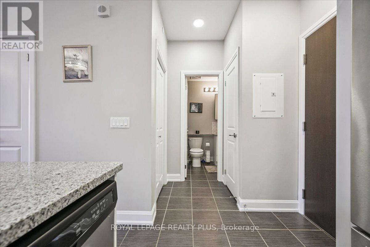 414 - 216 Oak Park Boulevard, Oakville (Ro River Oaks), Ontario  L6H 7S8 - Photo 16 - W12409911