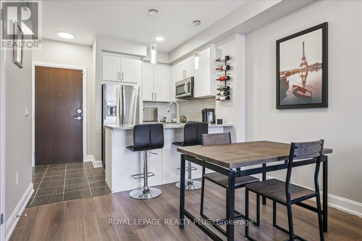 414 - 216 Oak Park Boulevard, Oakville (Ro River Oaks), Ontario  L6H 7S8 - Photo 19 - W12409911