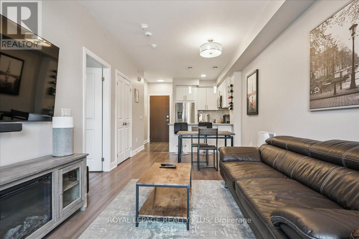 414 - 216 Oak Park Boulevard, Oakville (Ro River Oaks), Ontario  L6H 7S8 - Photo 25 - W12409911
