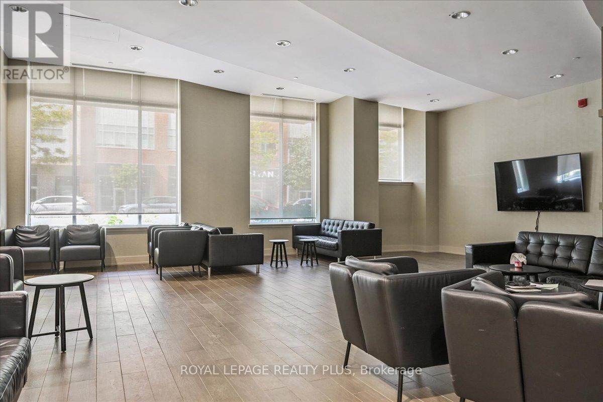 414 - 216 Oak Park Boulevard, Oakville (Ro River Oaks), Ontario  L6H 7S8 - Photo 35 - W12409911