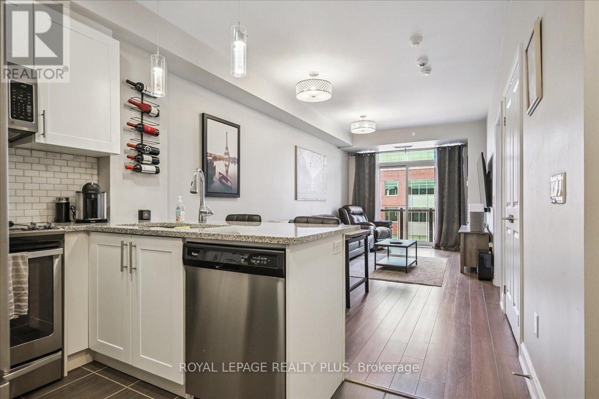 414 - 216 Oak Park Boulevard, Oakville (Ro River Oaks), Ontario  L6H 7S8 - Photo 6 - W12409911