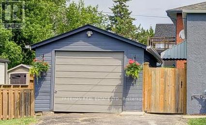 6 Lloyd George Avenue, Toronto (Alderwood), Ontario  M8W 3W4 - Photo 41 - W12409915