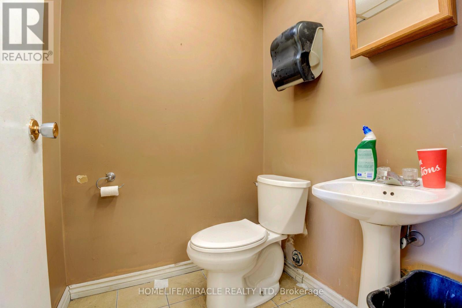 11 - 175 Advance Boulevard, Brampton, Ontario  L6T 4J1 - Photo 9 - W12409951