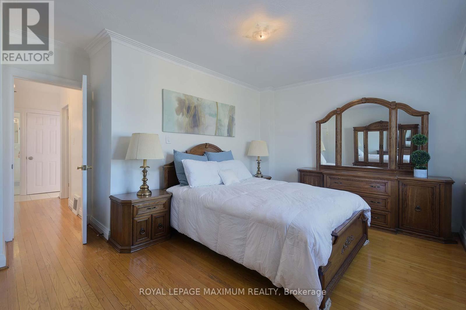 245 Belgravia Avenue, Toronto, Ontario  M6E 2M9 - Photo 21 - W12409974