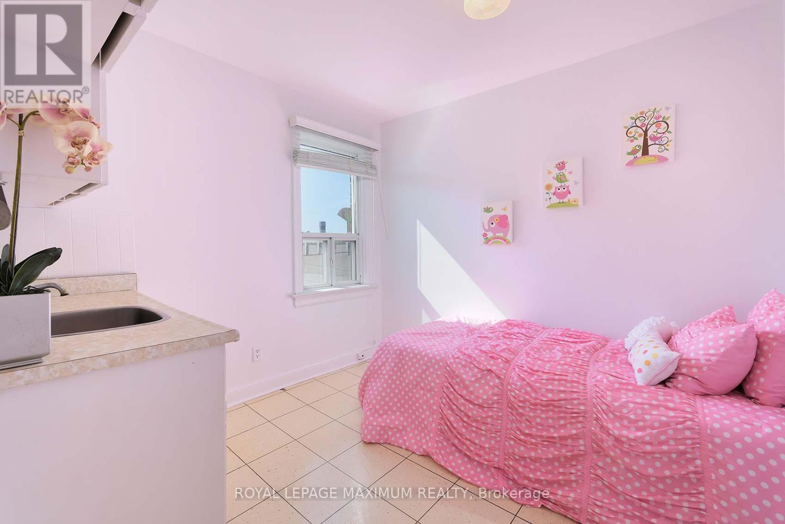 245 Belgravia Avenue, Toronto, Ontario  M6E 2M9 - Photo 26 - W12409974