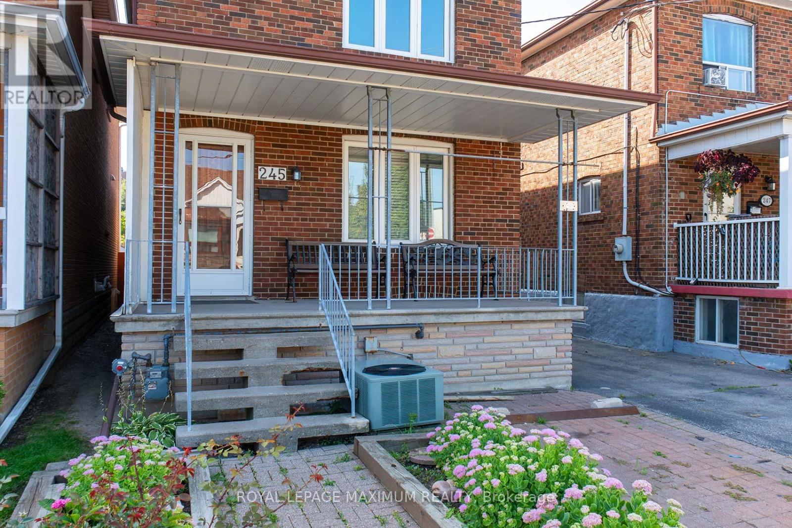 245 Belgravia Avenue, Toronto, Ontario  M6E 2M9 - Photo 3 - W12409974