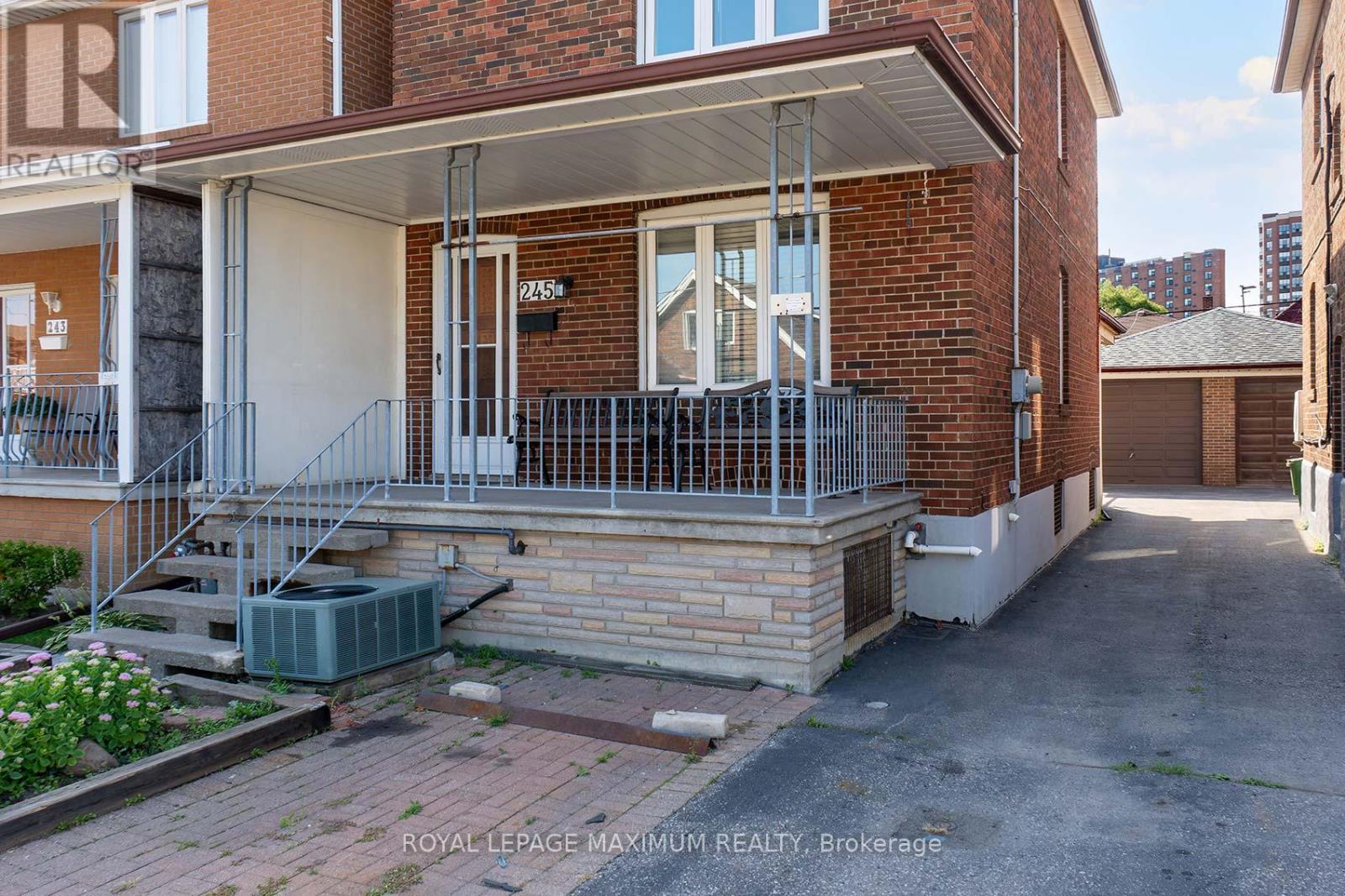245 Belgravia Avenue, Toronto, Ontario  M6E 2M9 - Photo 39 - W12409974