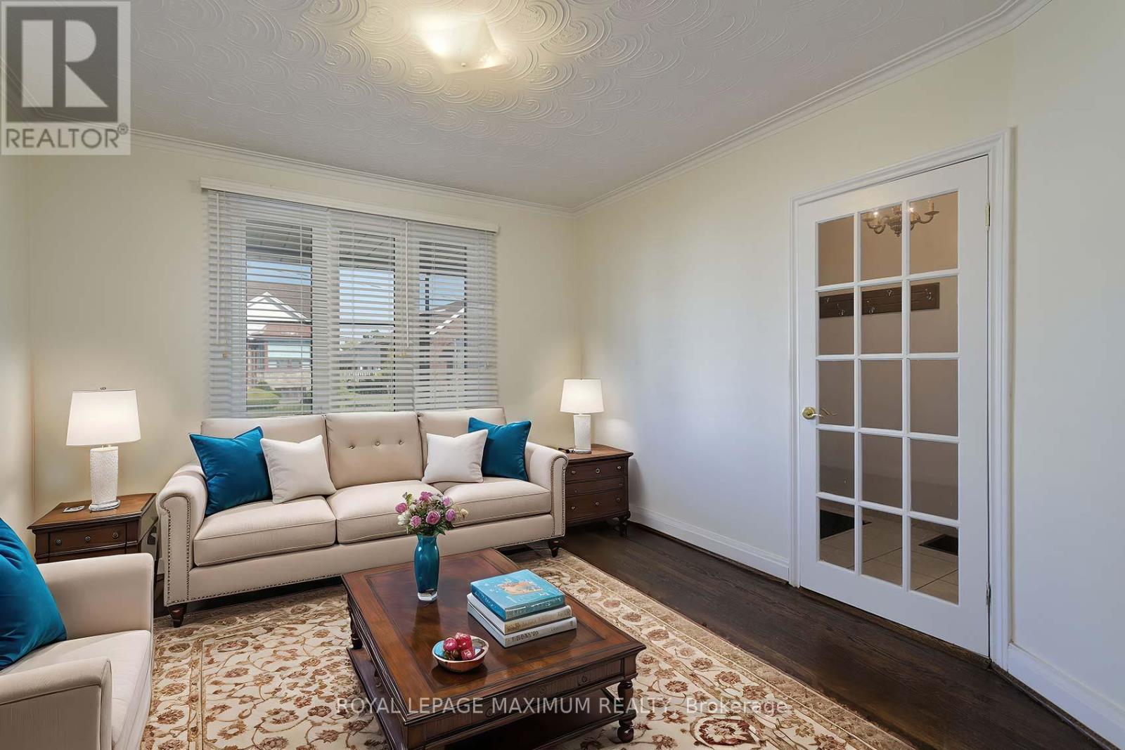 245 Belgravia Avenue, Toronto, Ontario  M6E 2M9 - Photo 9 - W12409974