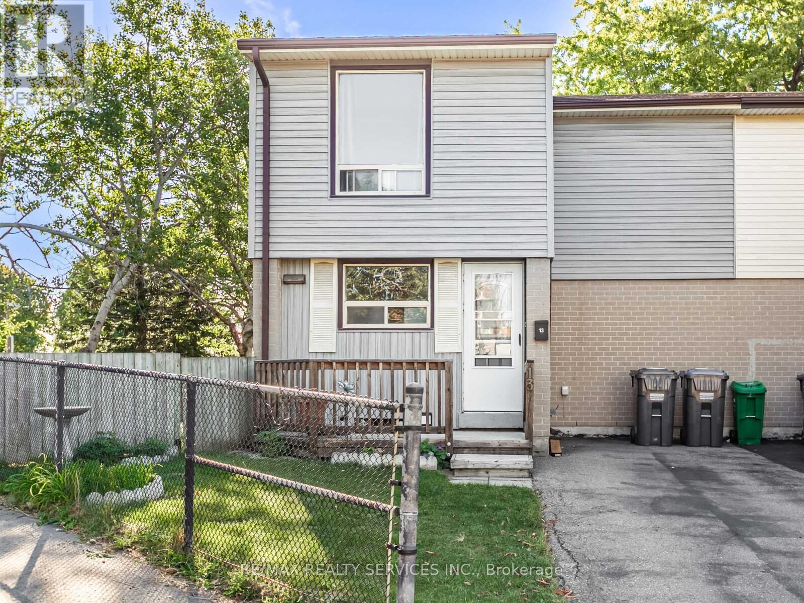 13 Gold Pine Court, Brampton, Ontario  L6S 2K6 - Photo 1 - W12409978