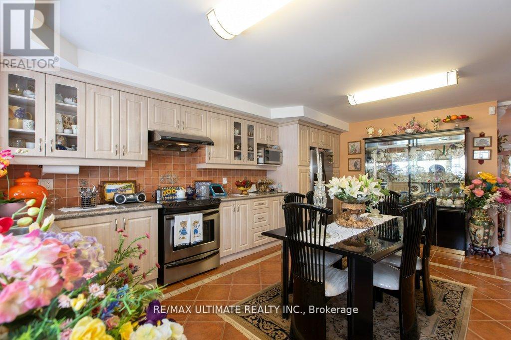 110 Aileen Avenue, Toronto, Ontario  M6M 1E9 - Photo 16 - W12409990